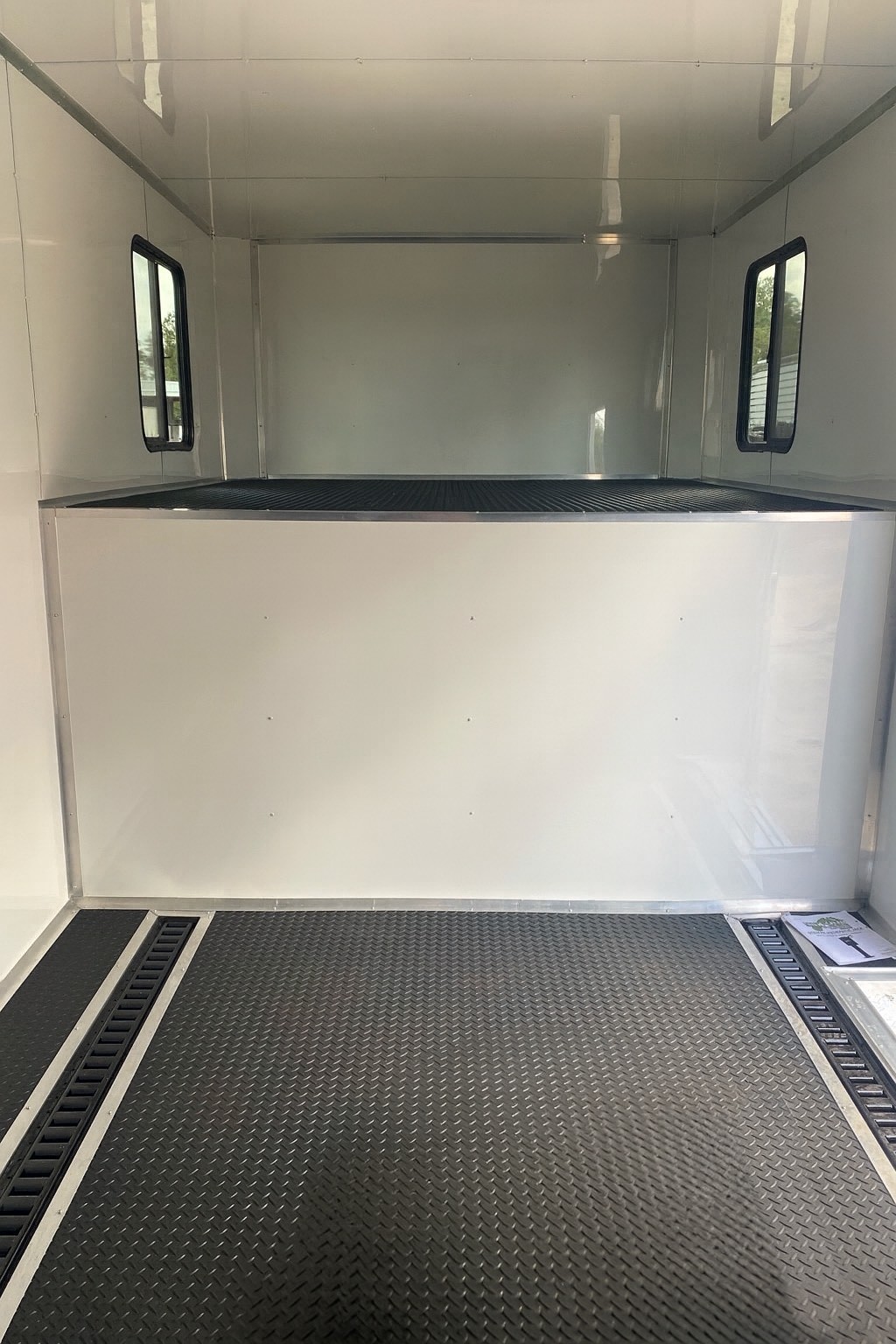 Enclosed Gooseneck Trailer 2026 44ft. New Econo-Max Car Hauler w/Super Duty Ramp & 8ft. Interior Height 3353 - Image 4
