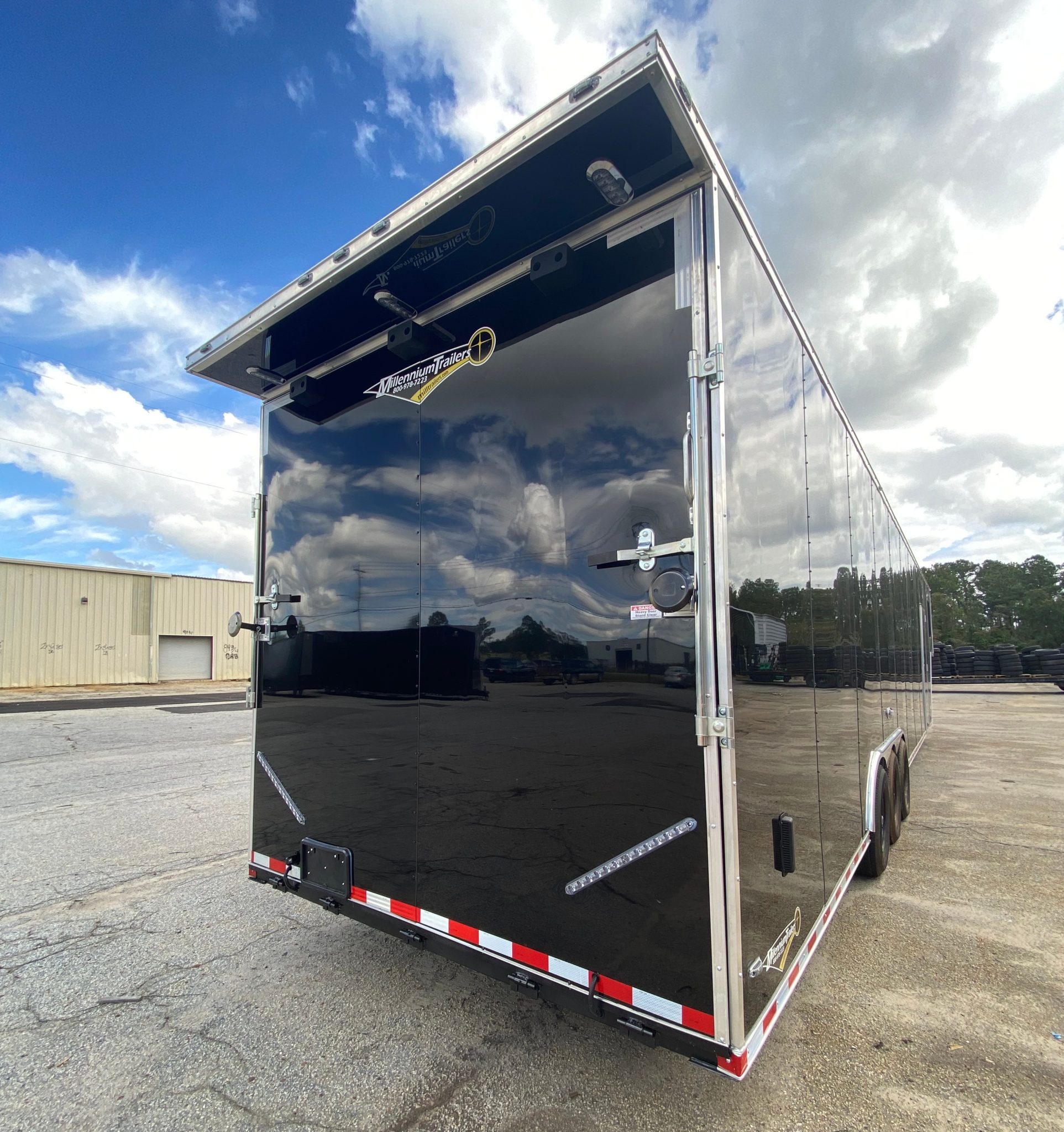 Enclosed Gooseneck Trailer 2026 44ft. New Econo-Max Car Hauler w/Super Duty Ramp & 8ft. Interior Height 3353 - Image 7