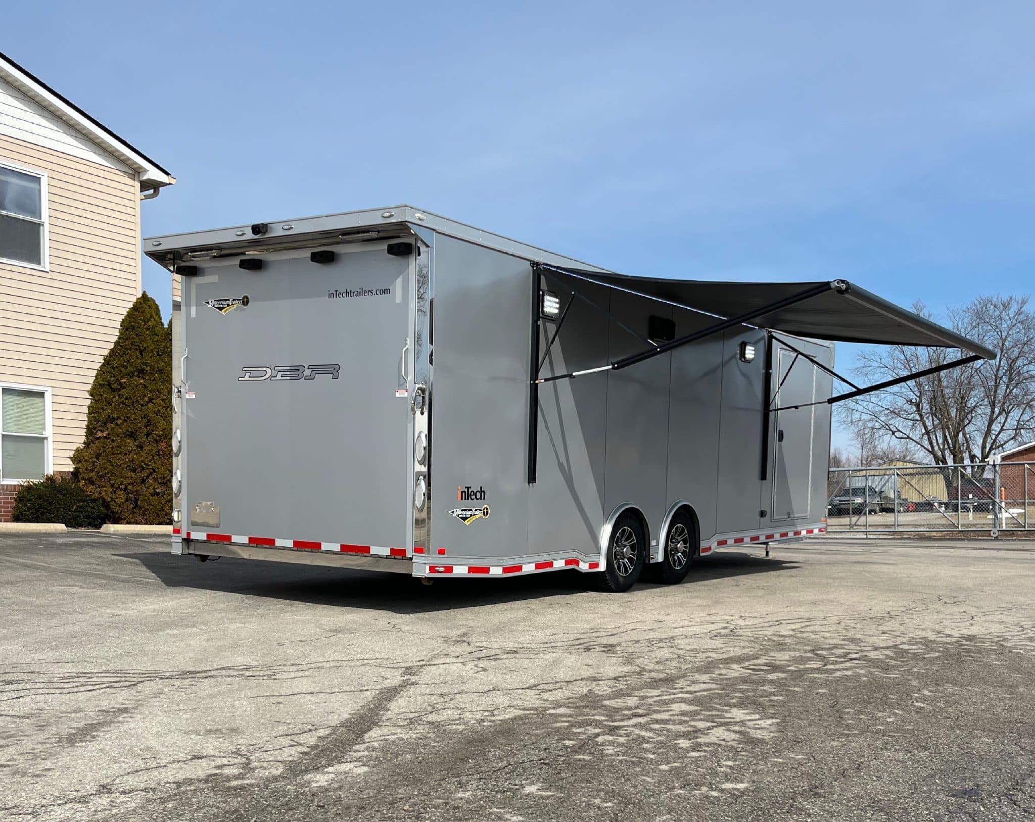 Used LOADED Intech Alum Car Trailer 2021 28ft. w/7.0 Diesel Gen, 15K BTU AC & Large Escape Door 7720 - Image 6
