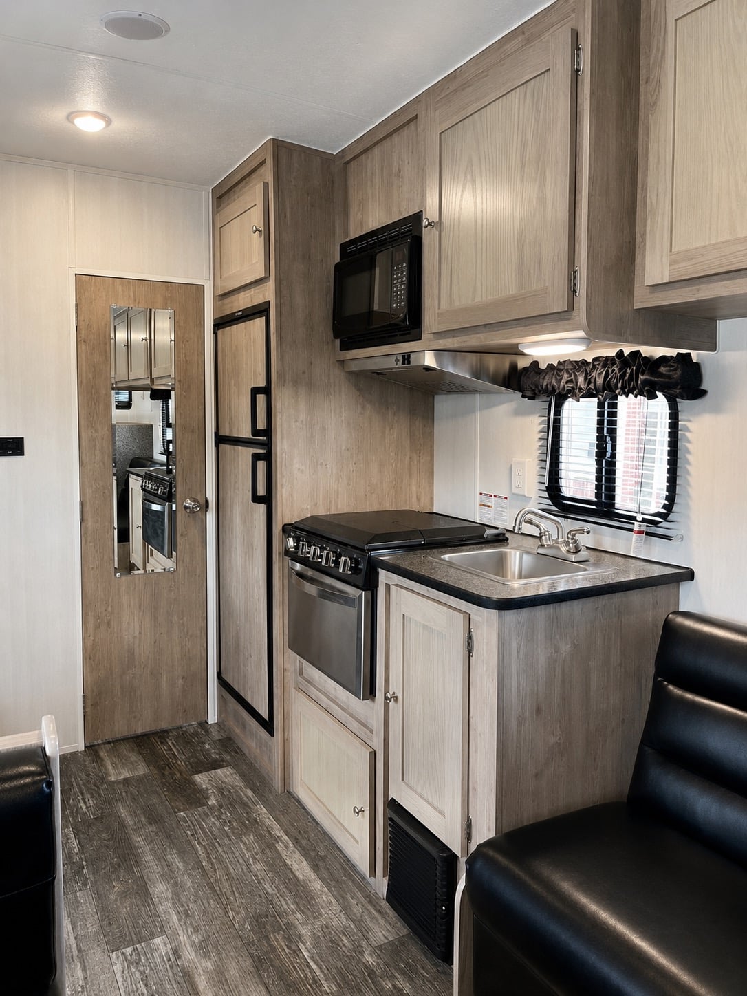 Enclosed Car Trailer with Living Quarters 2026 53ft. Platinum Gooseneck w/24ft. LQ, Sleeps 6! 0170 - Image 10