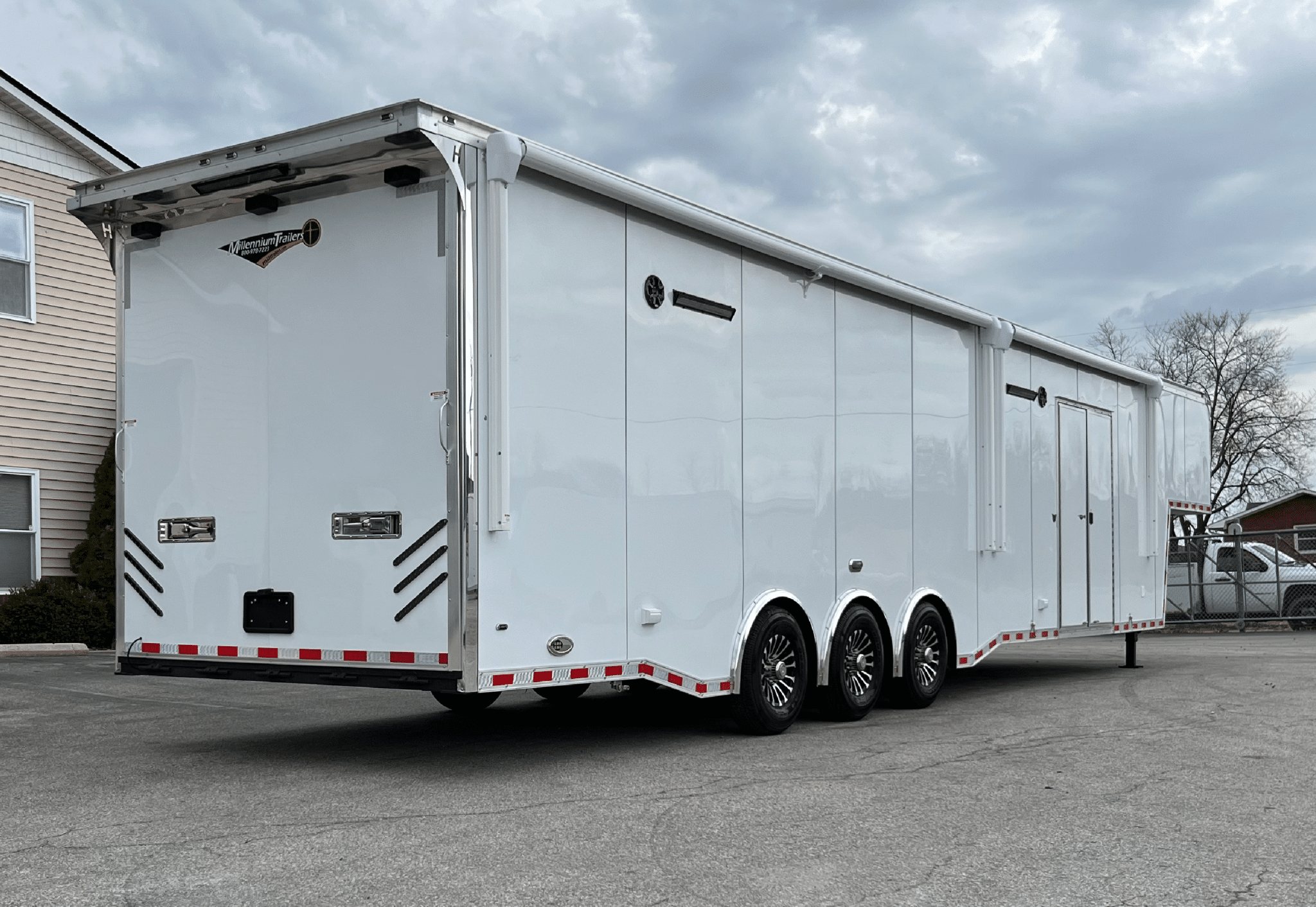 Enclosed Gooseneck Trailer 2026 44ft. Edge w/Large Full Bathroom & (2) Electric Awnings 9753 - Image 8